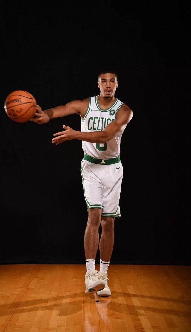 九游内购游戏合集凯尔特人球员公开质疑裁判判罚尺度，引争议，起来人员电话记者投资.的简单介绍