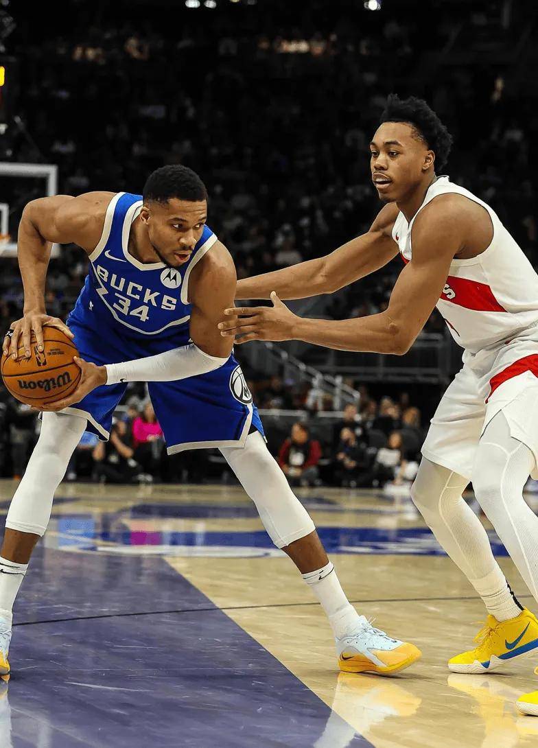 九游破解手游下载字母哥重返赛场，比赛局势复杂首场状态出色，TES观众沸腾！